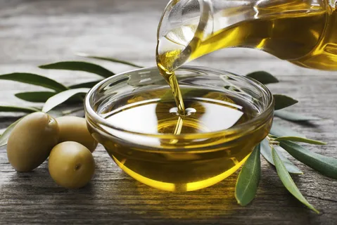 Consuming Olive Oil Daily: A Potential Key to Lowering Dementia Risk, According to New Study
